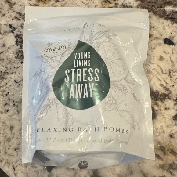 Young Living Stress Away Bath Bombs - White and Green - Picture 1 of 3